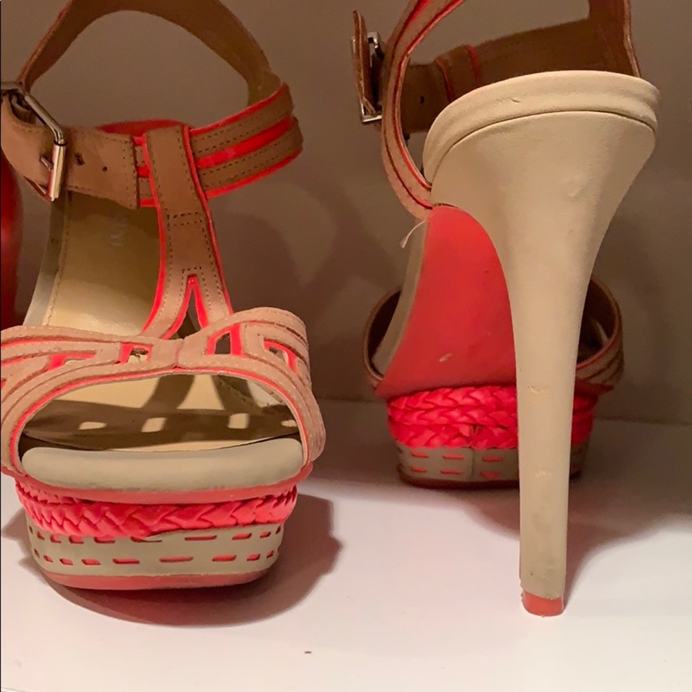 Heels - Picture 4 of 4